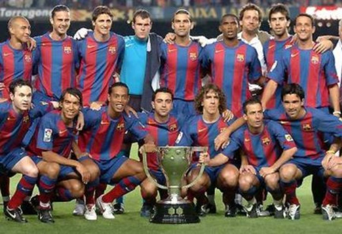 Испания какая команда футбола. Футбольная команда Барселона. ФК Барселона 2005. Команда Барселоны по футболу 2004. Состав Барсы 2013.